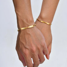 Engravable Infinity Charm Bracelets For Couples In Titanium